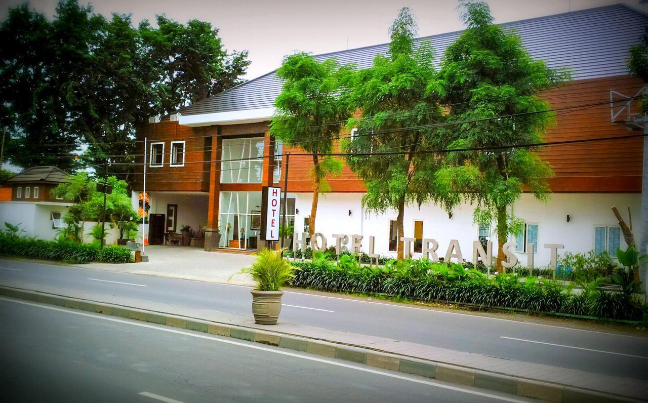 Hotel Transit Pasuruan Kültér fotó