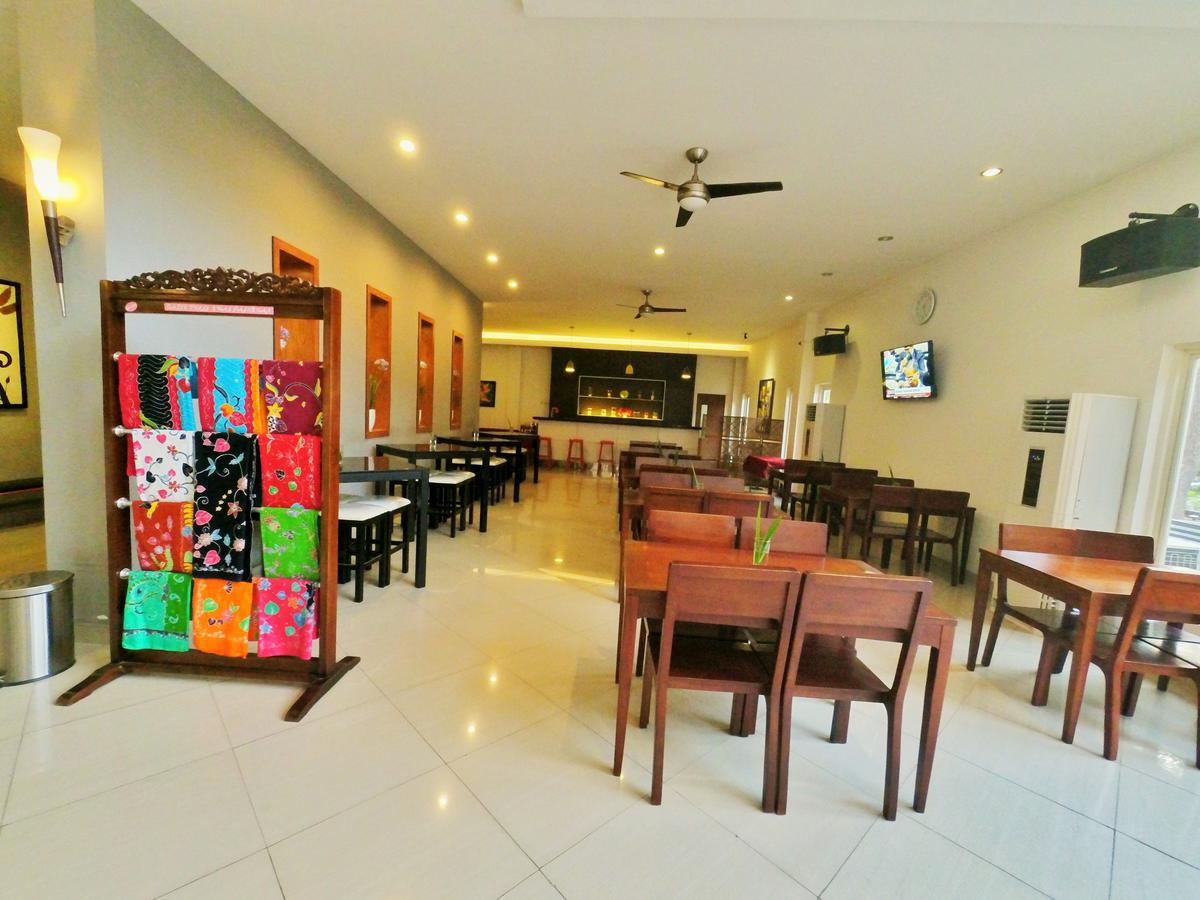 Hotel Transit Pasuruan Kültér fotó